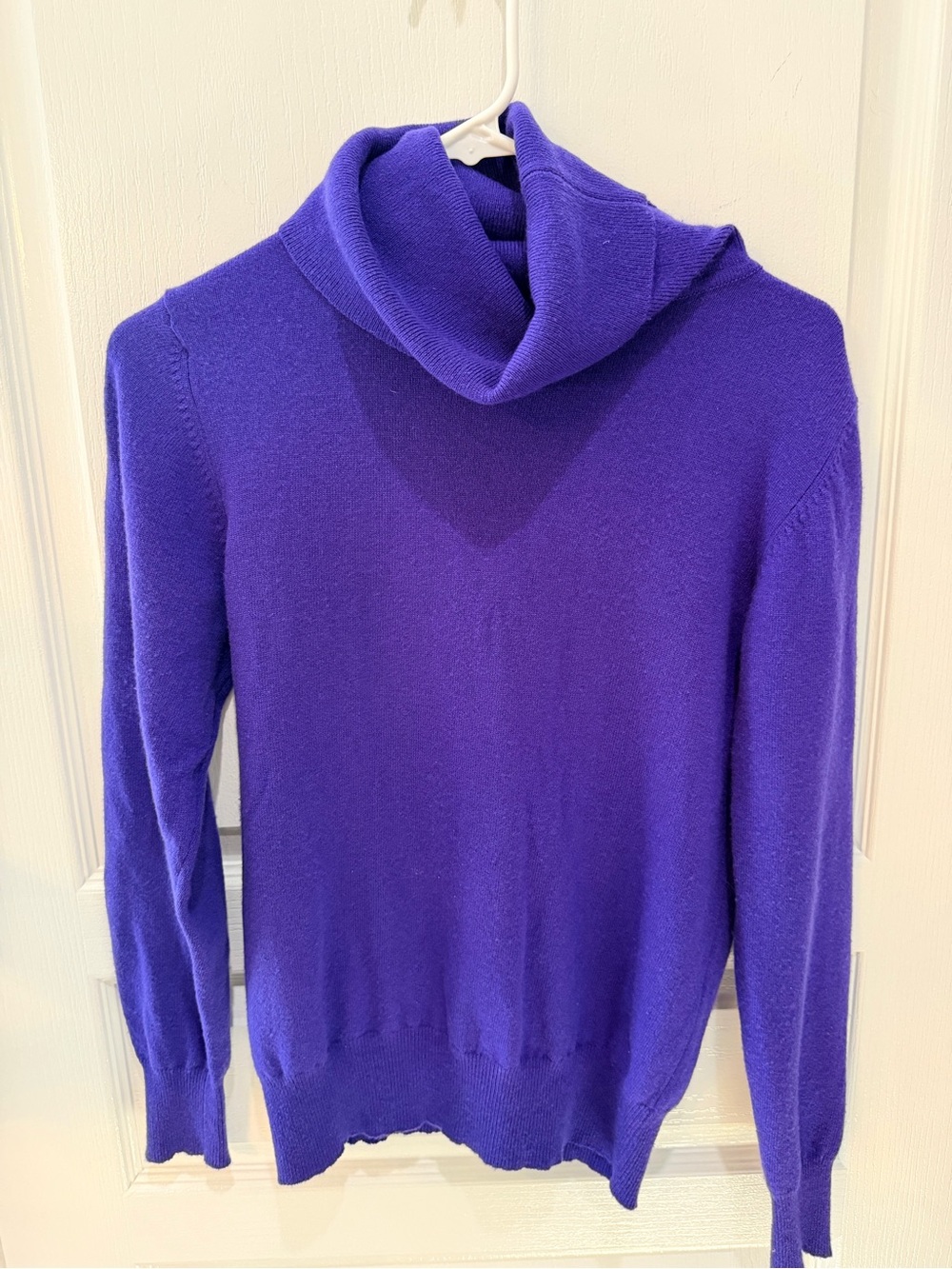 Vintage Cashmere Turtleneck Sweater in Deep Purple size M